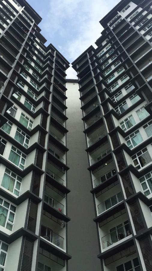 Апартаменты Dperdana -Dinies Pool,Wifi, Centre Of Kota Bharu, 4-5 Pax Экстерьер фото