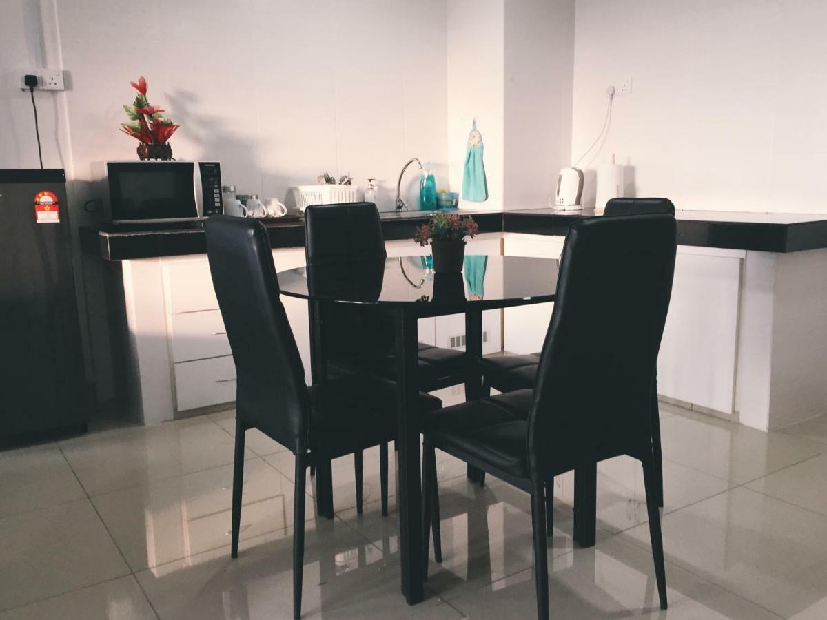 Апартаменты Dperdana -Dinies Pool,Wifi, Centre Of Kota Bharu, 4-5 Pax Экстерьер фото